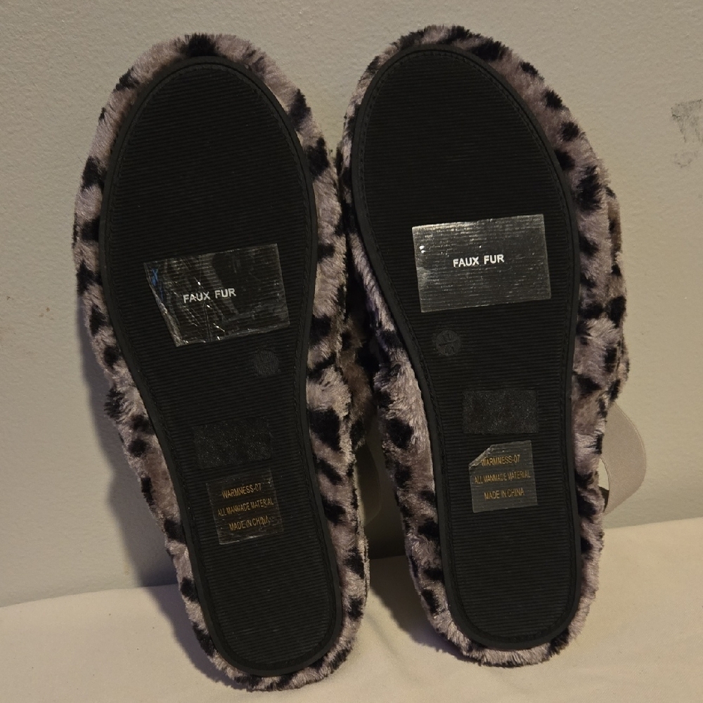 Leopard Print Fuzzy Sandals - Picture 2 of 4